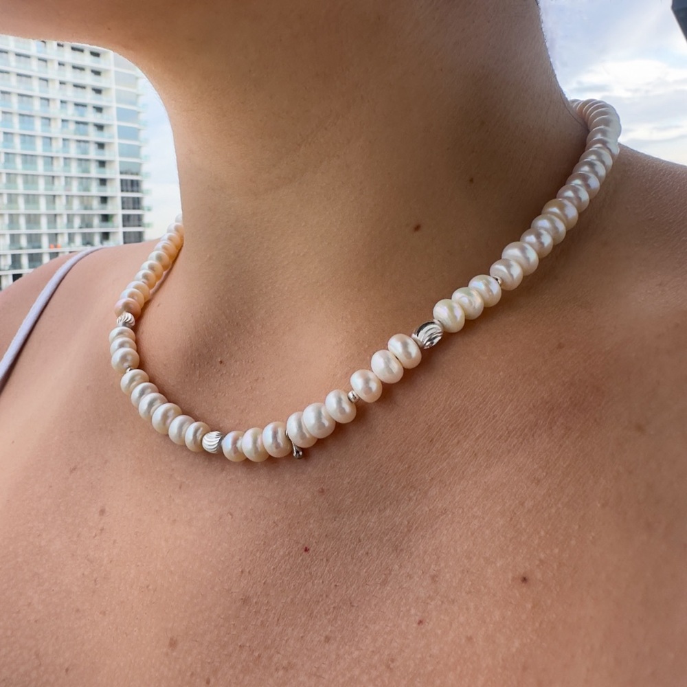 Fresh water Pearl Necklace with Sterling Silver mooncut beads & expandable lock.